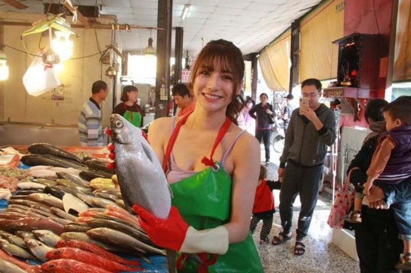 Chiêm bao thấy chợ bán cá có nhiều người tham gia chốt đánh các con số đề 85 - 51